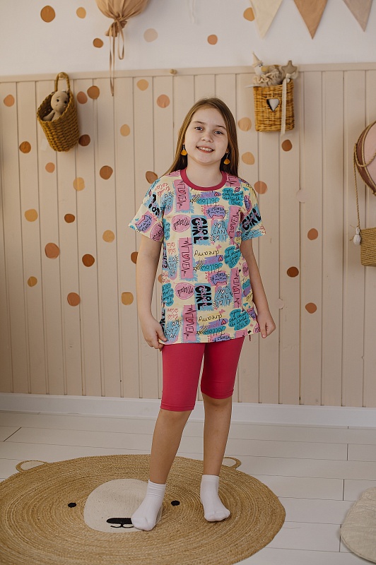 Набор для девочки (футболка и бриджи). Ткань - Кулирная гладь (100% хлопок)., Арт. КФрБКн_Фрукты_Надписи_Фуксия